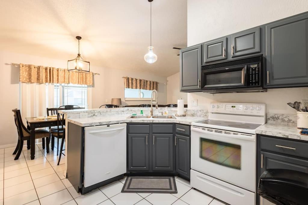 אורלנדו 13 Mins From Disney Arcade, Private Pool, & Themed Rooms מראה חיצוני תמונה